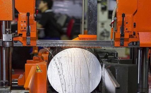 东区街道立式金属带锯床切削出现跑带故障解决方法！